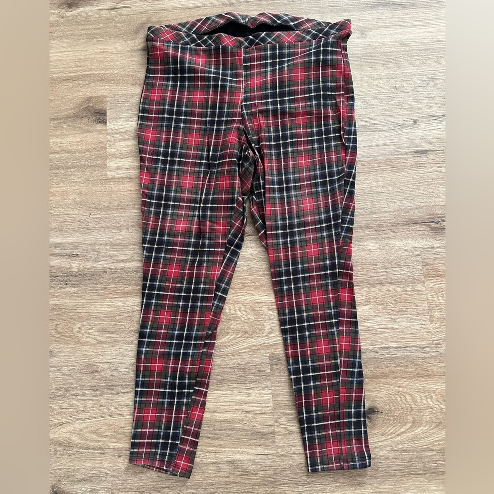 TORRID SIZE 2 2X 18-29 RED PLAID FULL LENGTH LEGGINGS